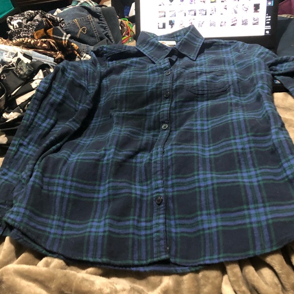 Size S Dickie’s long sleeve plaid flannel button up shirt! - Picture 4 of 7